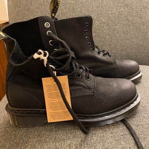 Dr. Maarten 1460 Pascal Titan Black Size 7, Brand New